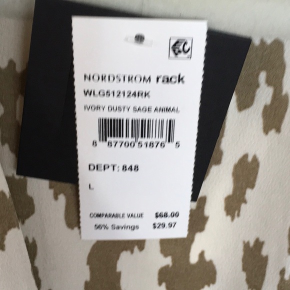 NWT Pleione Ivory Animal Blouse - Picture 4 of 5